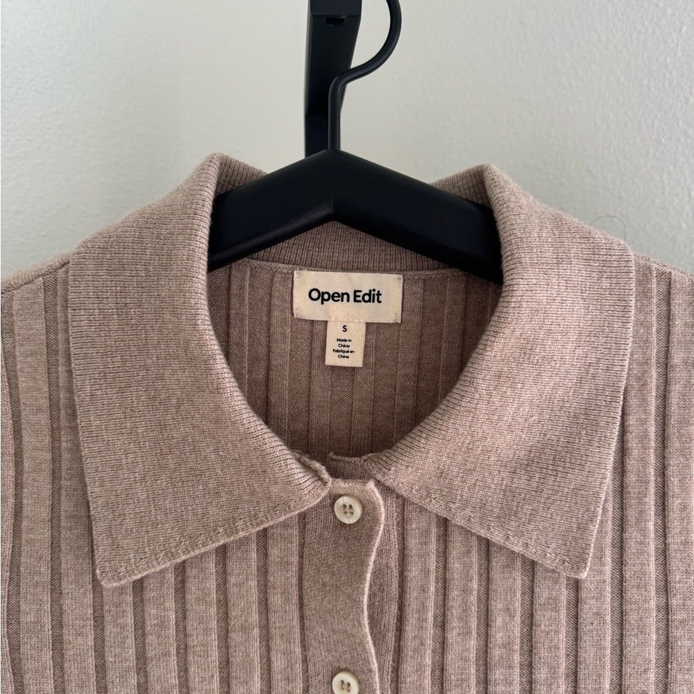 Women's Tan Ribbed Sweater - Picture 2 of 6